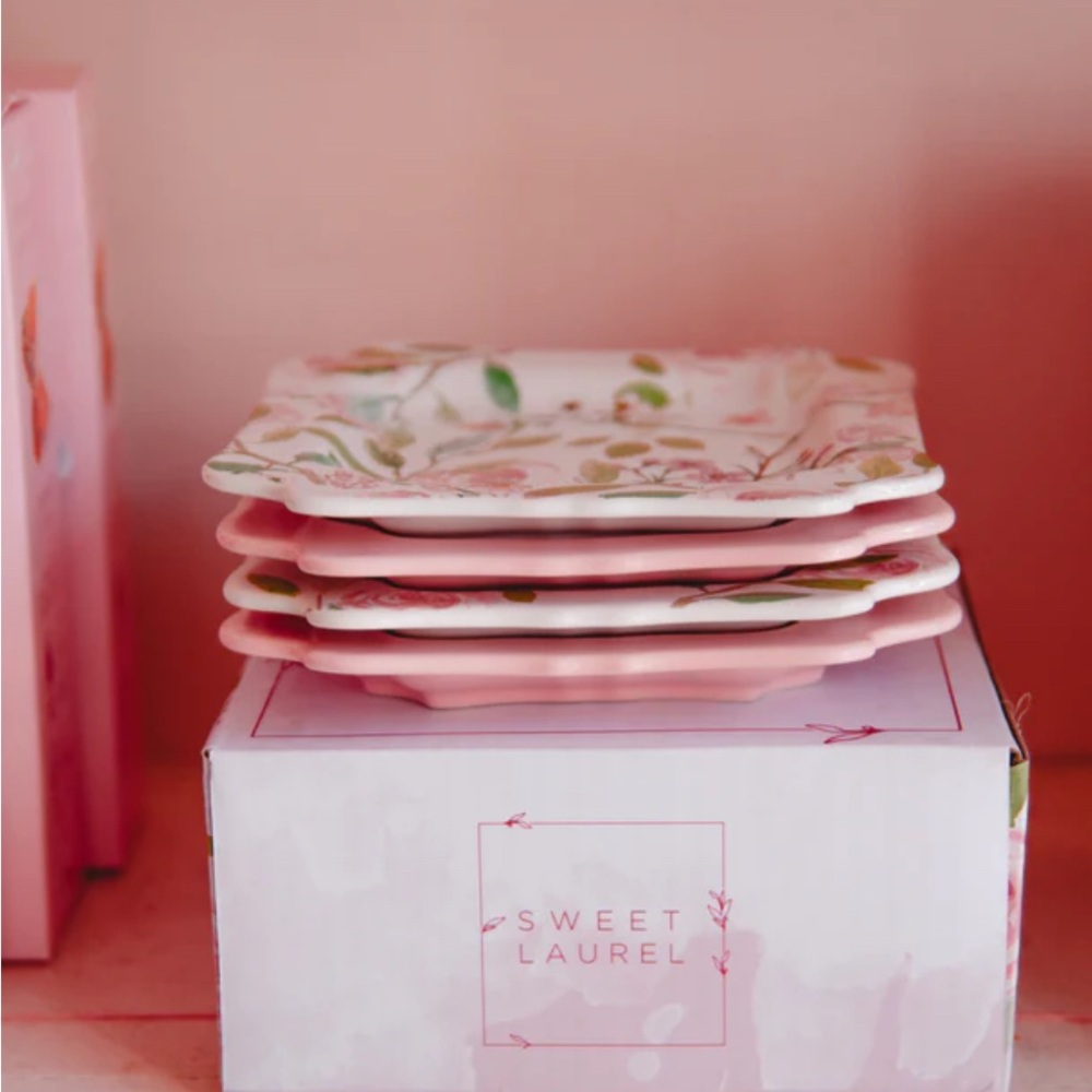 Sweet Laurel 6" Dessert Plates. New in box